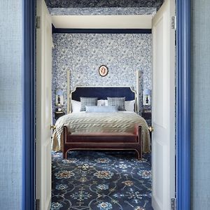 Oxford Suite